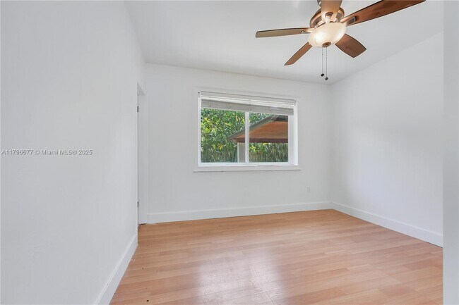 Building Photo - 6306 SW 12th St