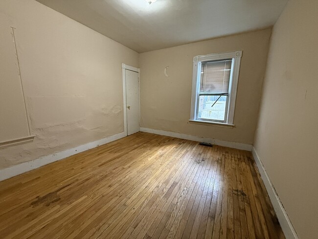 Building Photo - 52 S Crystal St