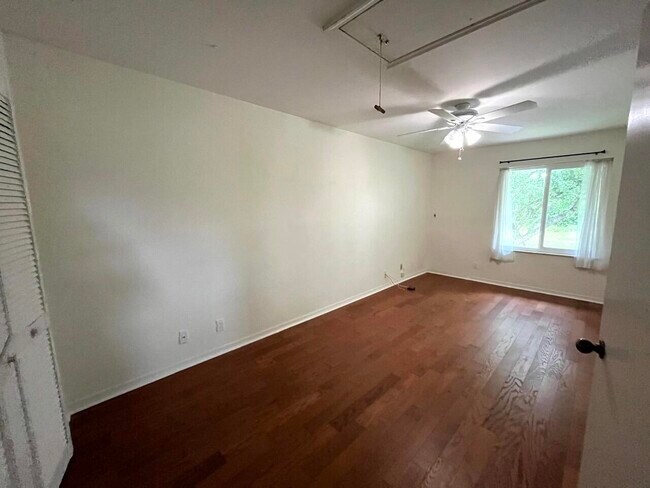 Building Photo - 4020 NW 24th Terrace