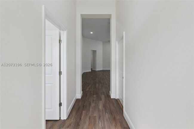 Building Photo - 1296 Moselle Ave