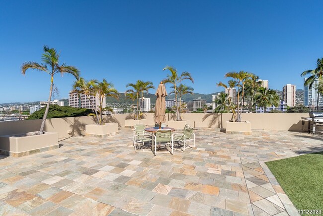 Building Photo - 2bd/2ba/1parking condo at Iolani Court Plaza