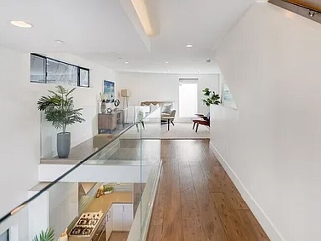 Building Photo - RARE Luxurious 3 Bedroom + Office in Hillcrest / Mission Hills