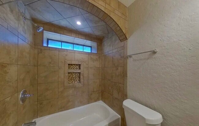 Building Photo - Amazing 3-Bedroom Home in Arlington