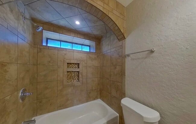 Building Photo - MOVE IN READY