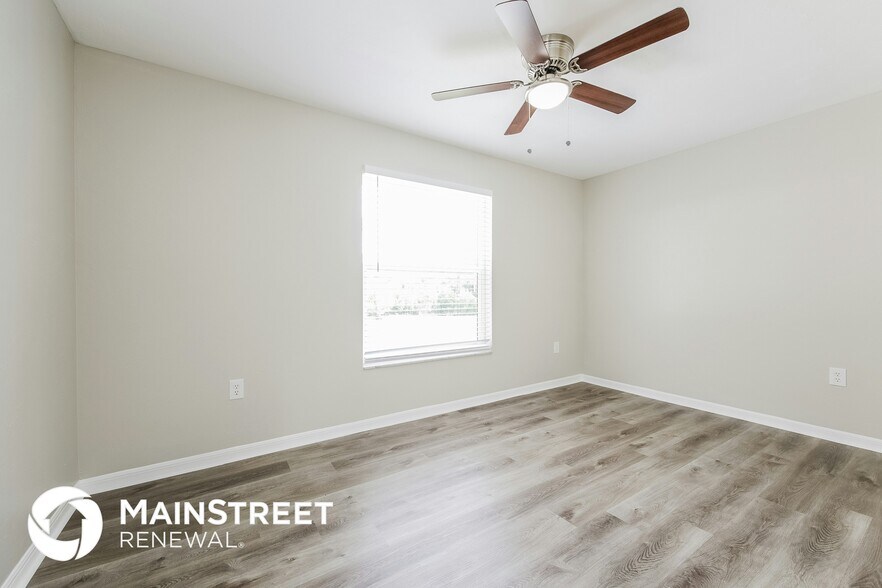 Building Photo - 2016 SE 9th Terrace