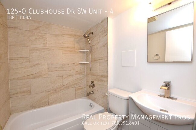 Building Photo - 125-O Clubhouse Dr SW Unit-4