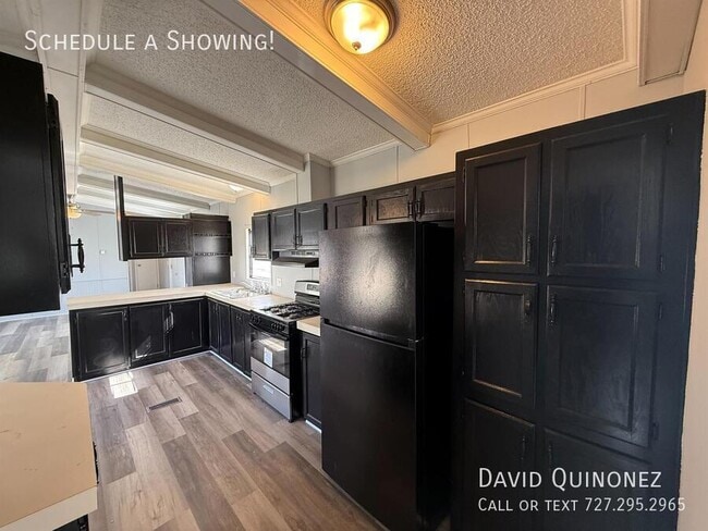 Building Photo - 5609 Lesteele-