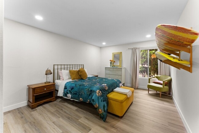 Building Photo - Beautiful 2BD/2BA Condo in Prime Pacific Beach Location! THIS UNIT IS UNFURNISHED