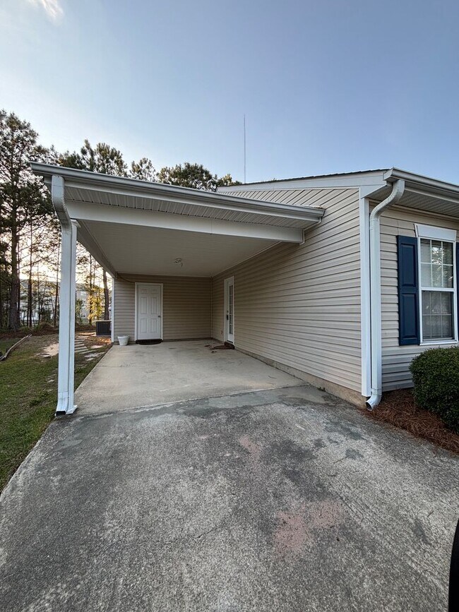 Building Photo - AVAILABLE NOW- LOW MAINTENANCE, MOVE-IN READY PATIO HOME IN NE COLUMBIA!!