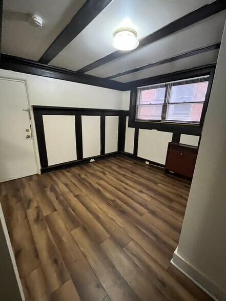 Building Photo - 149 E Gilman St