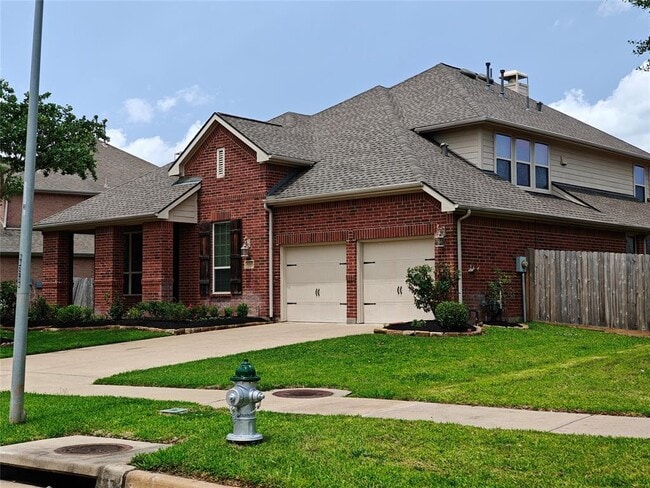 Building Photo - 5551 Twin Rivers Ln