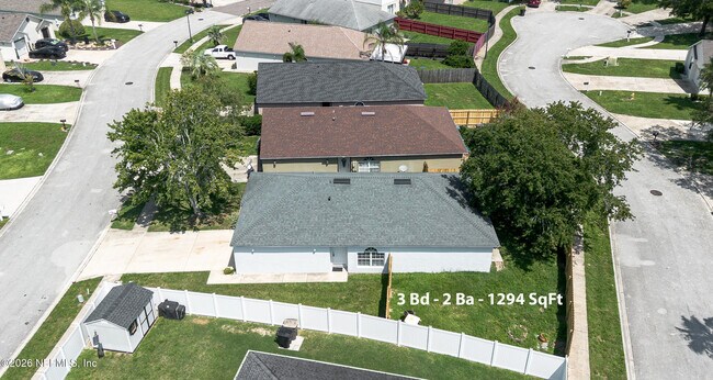 Building Photo - 8451 Oak Crossing Dr W