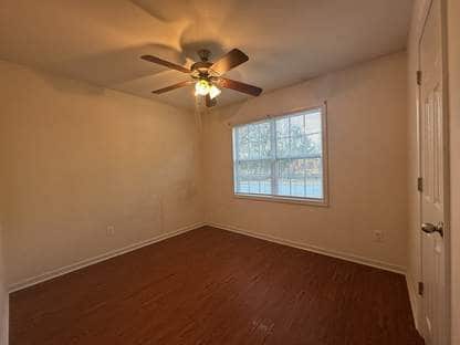 Building Photo - 121 Simmental Ln