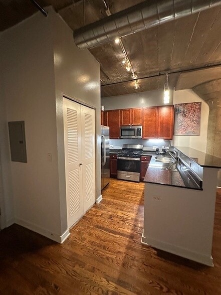 Kitchen - 1001 W 15th St
