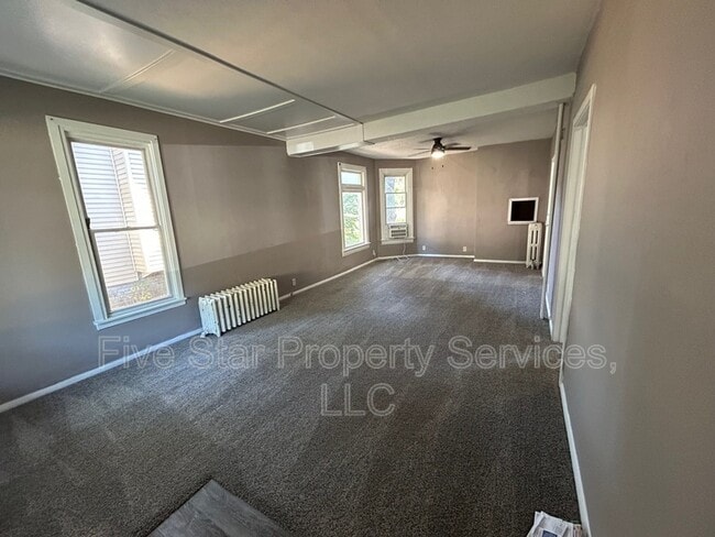 Building Photo - 206 N State St