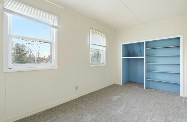 Building Photo - 1610 Court St