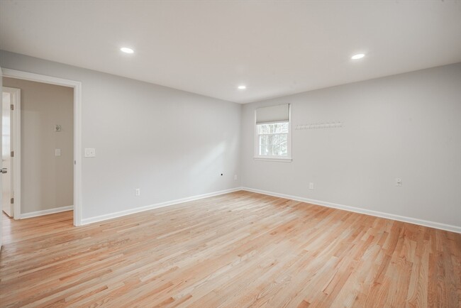 Building Photo - 810 Frank Smith Rd
