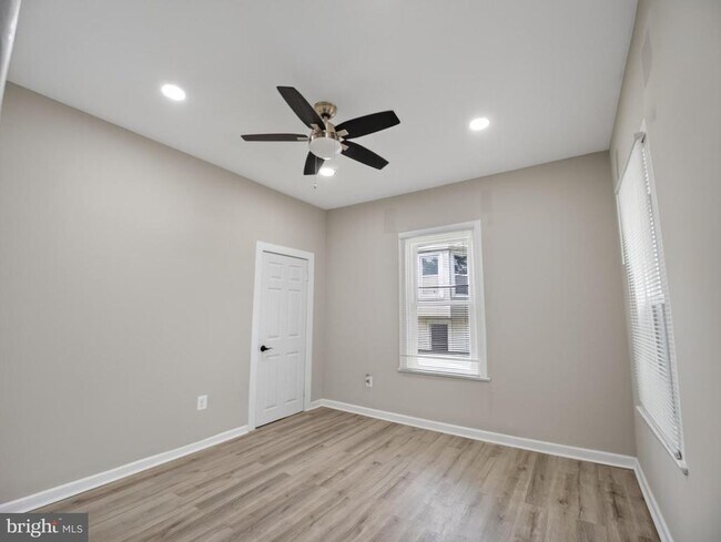 Building Photo - 6008 Addison Rd