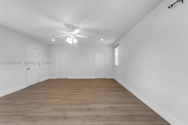 Building Photo - 9121 Ridgeland Dr