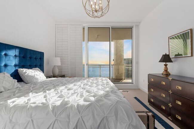 Building Photo - Ultimate Furnished Luxury Rental at the Be...