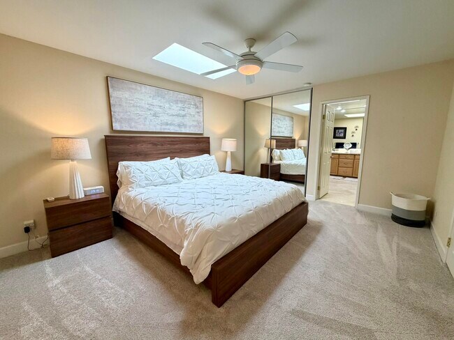Building Photo - 240 Santa Barbara Cir