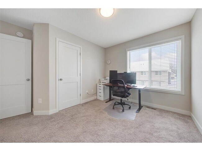 Building Photo - 1731 Riverside Dr