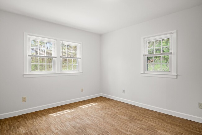 Building Photo - Charming 4-Bedroom Home in Peaceful Rural ...