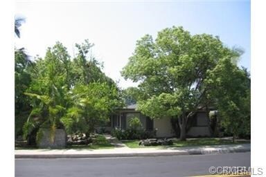 Building Photo - 9966 Live Oak Ave