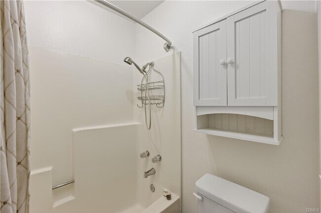 Primary Photo - 45 Briarglen
