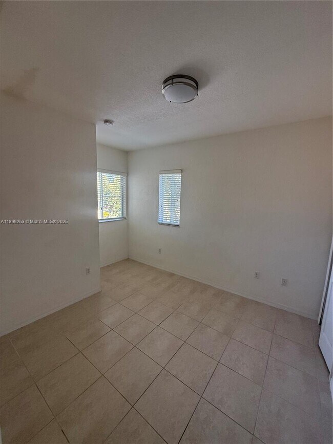 Building Photo - 10776 NW 84th Ln