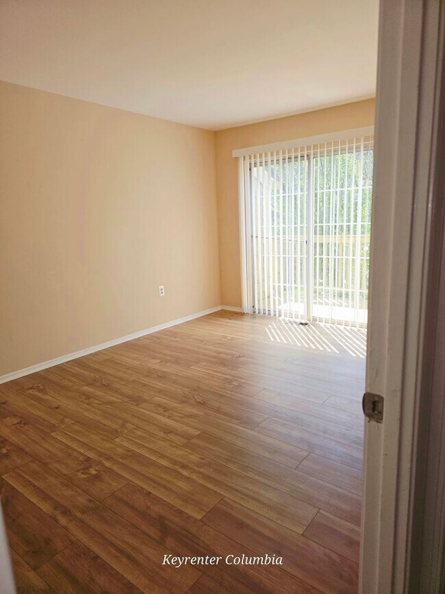 Building Photo - Beautiful 3BR Townhome in Burtonsville | Garage, Deck & Community Amenities