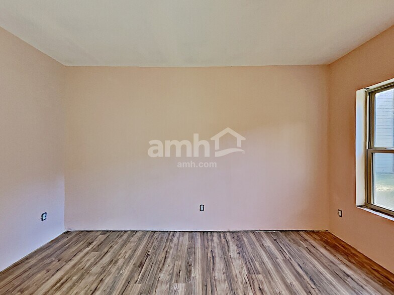 Building Photo - 413 Juniper Bluff