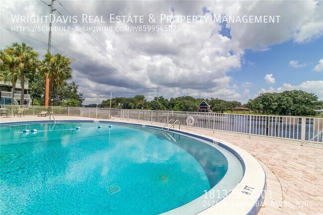 Building Photo - 2424 W Tampa Bay Blvd