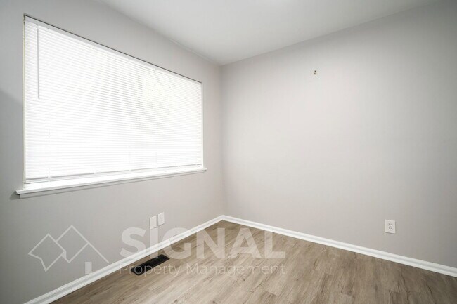 Building Photo - 5114 Beacon Dr