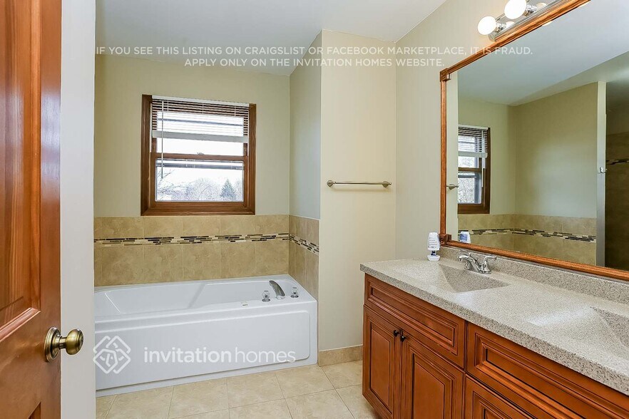 Building Photo - 321 Beaver Crossing