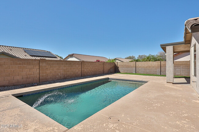 Building Photo - 13337 W Cottonwood St