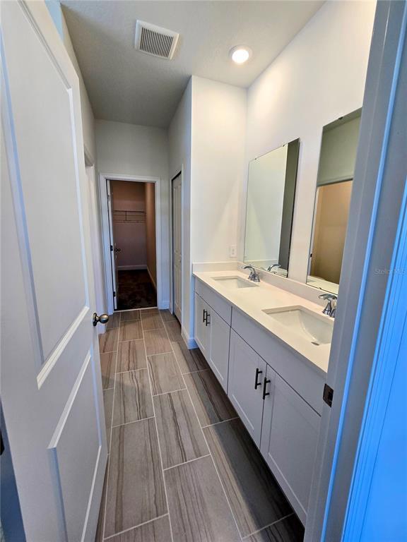 Building Photo - 2284 Hen Rd