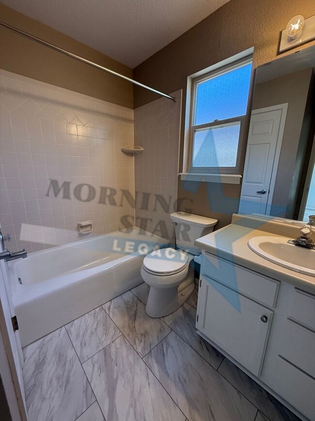 Building Photo - Roadrunner area! LOVELY two bedroom home.