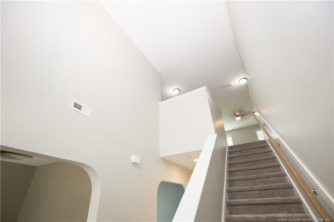 Building Photo - 5709 Pondhaven Dr