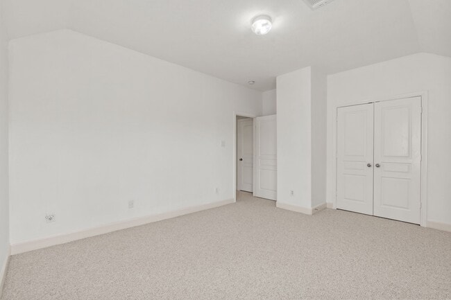 Building Photo - 3010 Blue Lagoon Ct