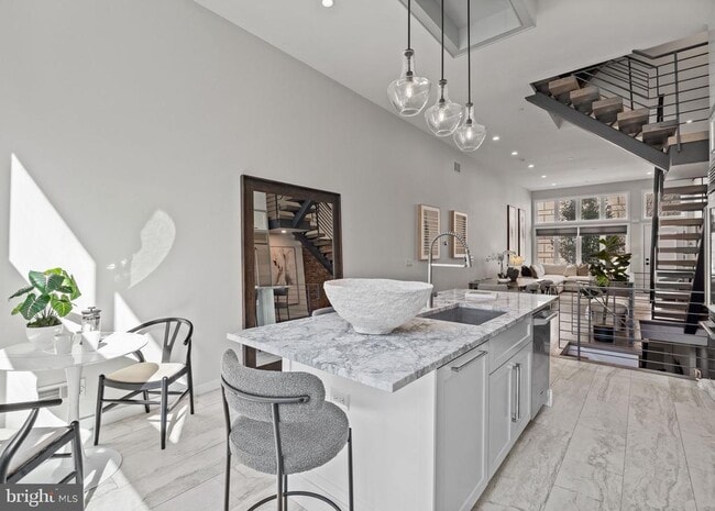 Building Photo - 2106 Spring St