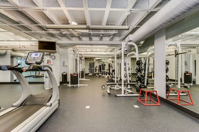 Building Photo - 114 W Adams St