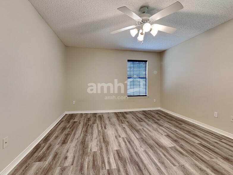 Building Photo - 2663 Fernleaf Dr