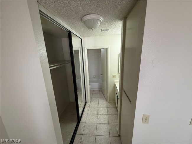 Building Photo - 4736 Nara Vista Way