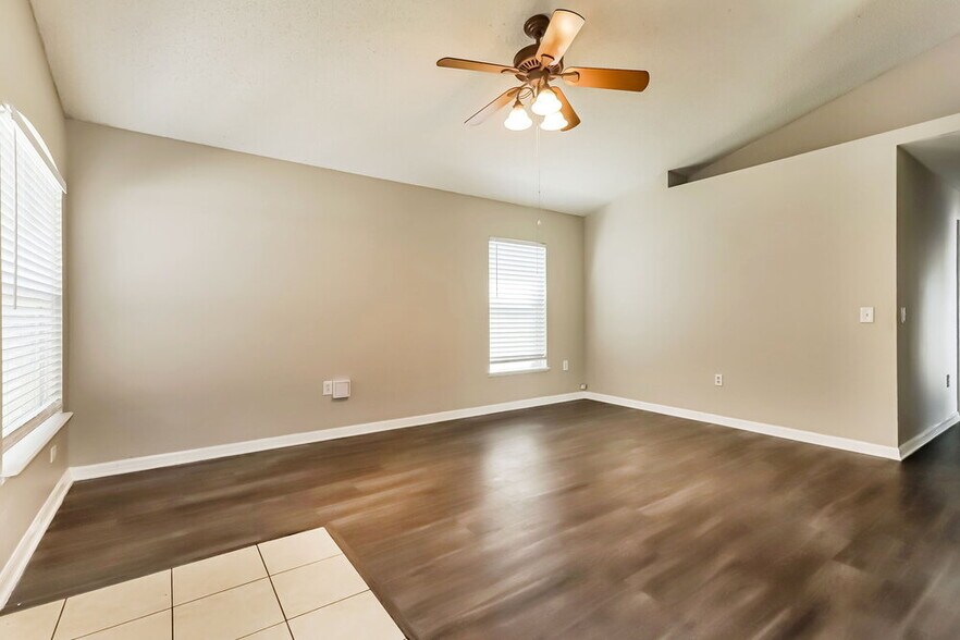 Building Photo - 10555 Opus Dr