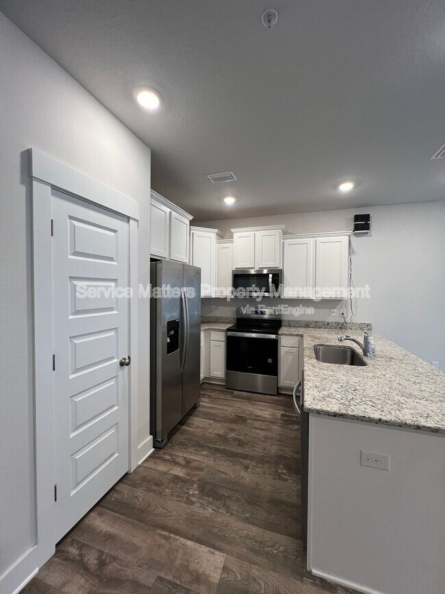 Building Photo - 1615 Iroquois Ct