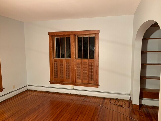 Living room - 159 Hamlin Ave