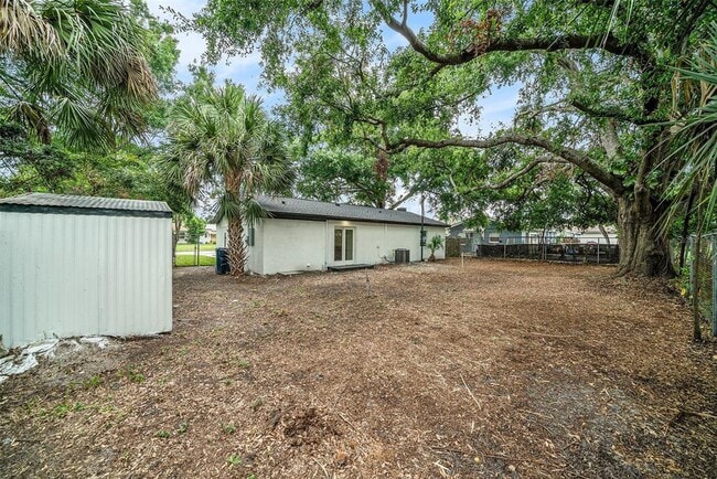 Building Photo - 3812 W Rogers Ave