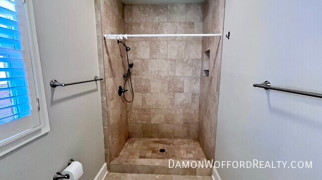 Building Photo - 1707 Pine St