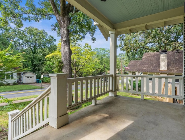 Building Photo - 4920 Lee Ave